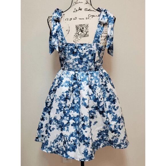 NWT FASHION NOVA White Blue Floral Puffy Mini Dress On Straps SIZE S - Picture 4 of 17